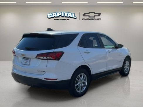 Used 2022 Chevrolet Equinox LS w/ LS Convenience Package FWD image 5