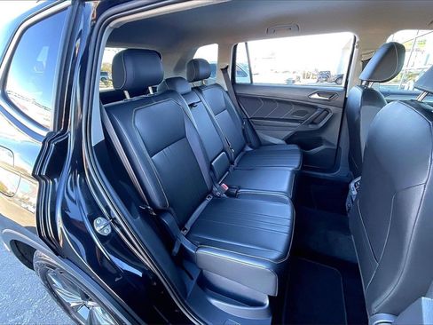 Used 2024 Volkswagen Tiguan SE image 26