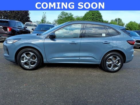 Used 2023 Ford Escape ST-Line w/ Tech Pack #1 AWD/4WD image 2