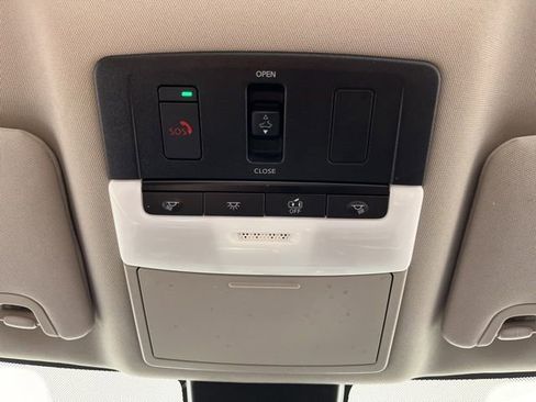Used 2023 Nissan Altima 2.5 SV w/ SV Premium Package FWD image 35