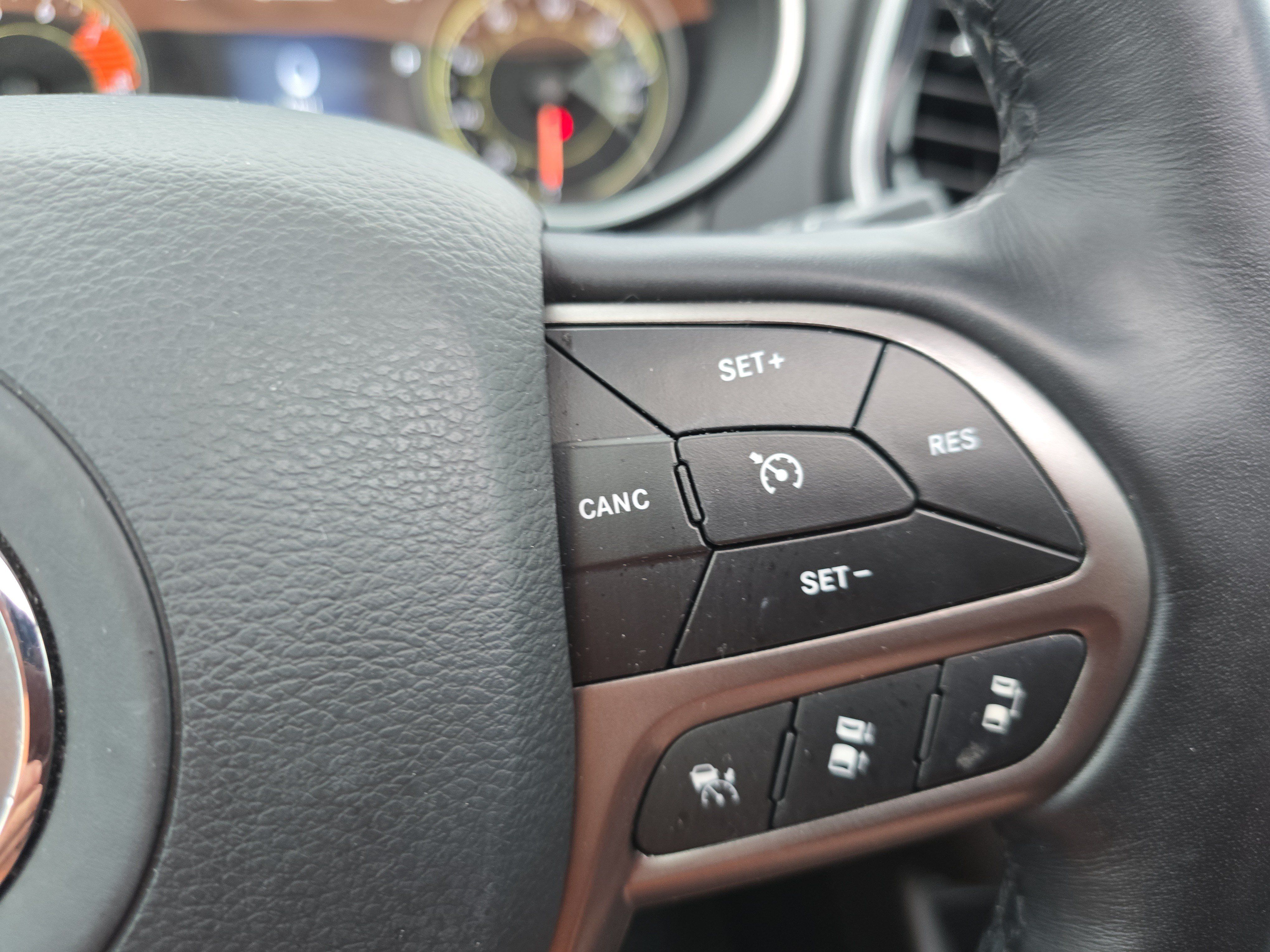 Used 2021 Jeep Cherokee Limited w/ Elite Package AWD/4WD image 25