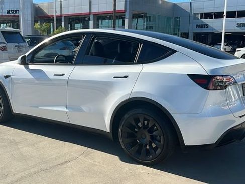 Used 2023 Tesla Model Y Long Range AWD/4WD image 20