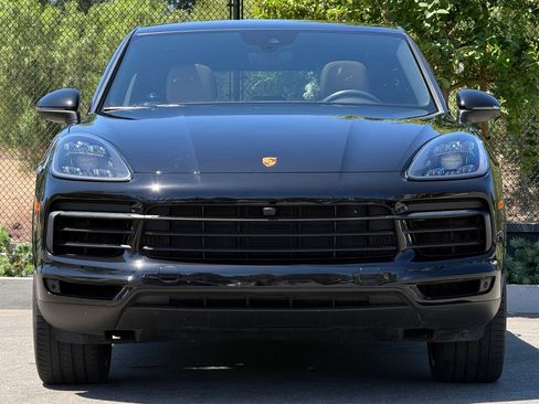 Certified 2023 Porsche Cayenne S AWD/4WD image 10