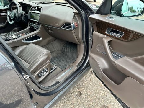Used 2018 Jaguar F-PACE Portfolio AWD/4WD image 17