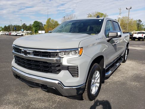 Used 2024 Chevrolet Silverado 1500 LT w/ Protection Package image 2