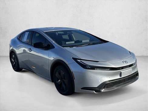 Certified 2025 Toyota Prius LE image 3