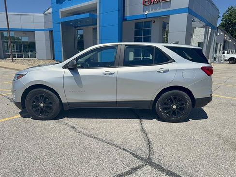 Used 2020 Chevrolet Equinox LS AWD/4WD image 3