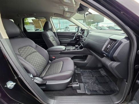 Used 2024 Nissan Pathfinder S image 10