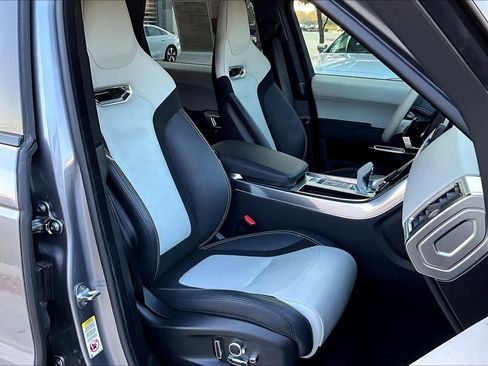 Used 2022 Land Rover Range Rover Sport SVR Carbon Edition image 8