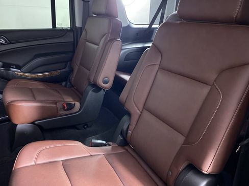 Certified 2019 Chevrolet Suburban Premier w/ Premier Plus Edition image 15