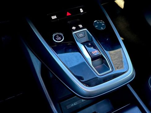 Used 2024 Audi Q4 e-tron Premium Plus w/ Premium Plus image 22