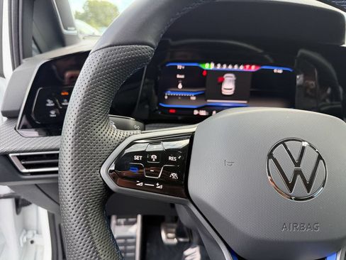 Used 2024 Volkswagen Golf R AWD/4WD image 19