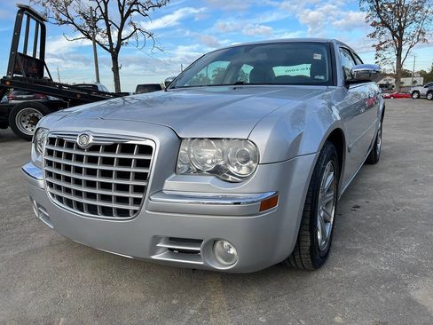 Used 2006 Chrysler 300 C w/ Protection Group II image 2
