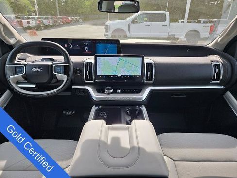 Certified 2025 Ford Expedition Platinum AWD/4WD image 3