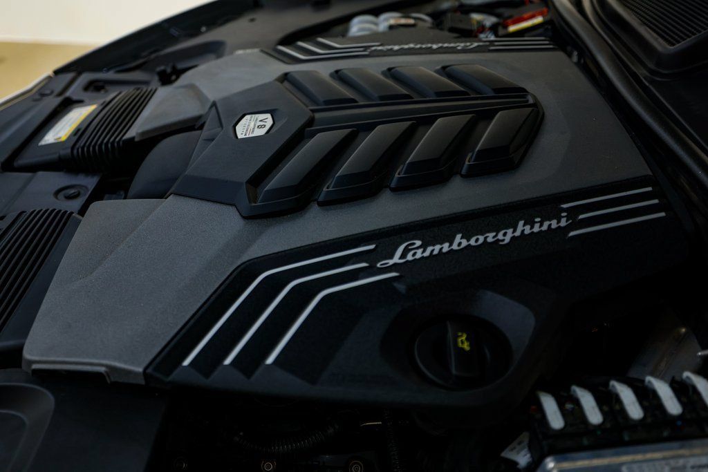 Used 2021 Lamborghini Urus AWD/4WD image 41