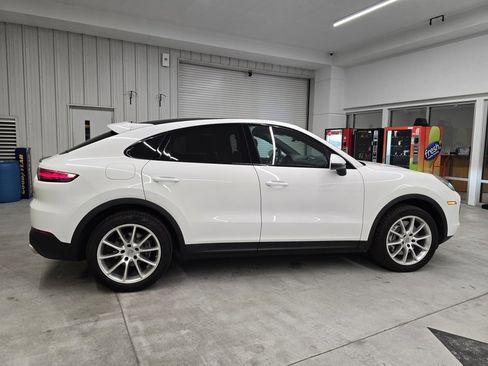 Used 2021 Porsche Cayenne Coupe image 7