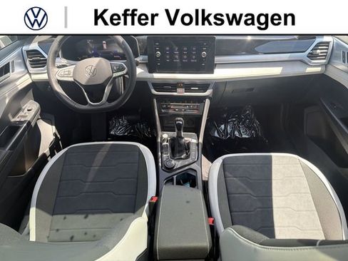 New 2026 Volkswagen Taos SE AWD/4WD image 29