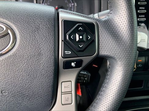 Used 2020 Toyota 4Runner SR5 image 22