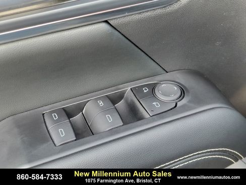 Used 2025 GMC Terrain Elevation image 17