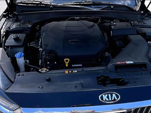 Used 2019 Kia Cadenza Limited FWD image 32