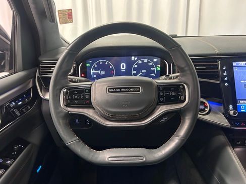 Used 2023 Jeep Grand Wagoneer Series III AWD/4WD image 10