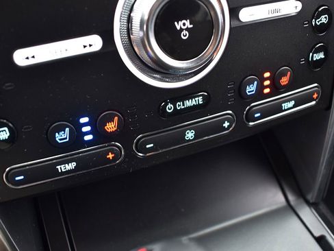 Used 2019 Ford Explorer Limited w/ Ford Safe & Smart Package AWD/4WD image 21