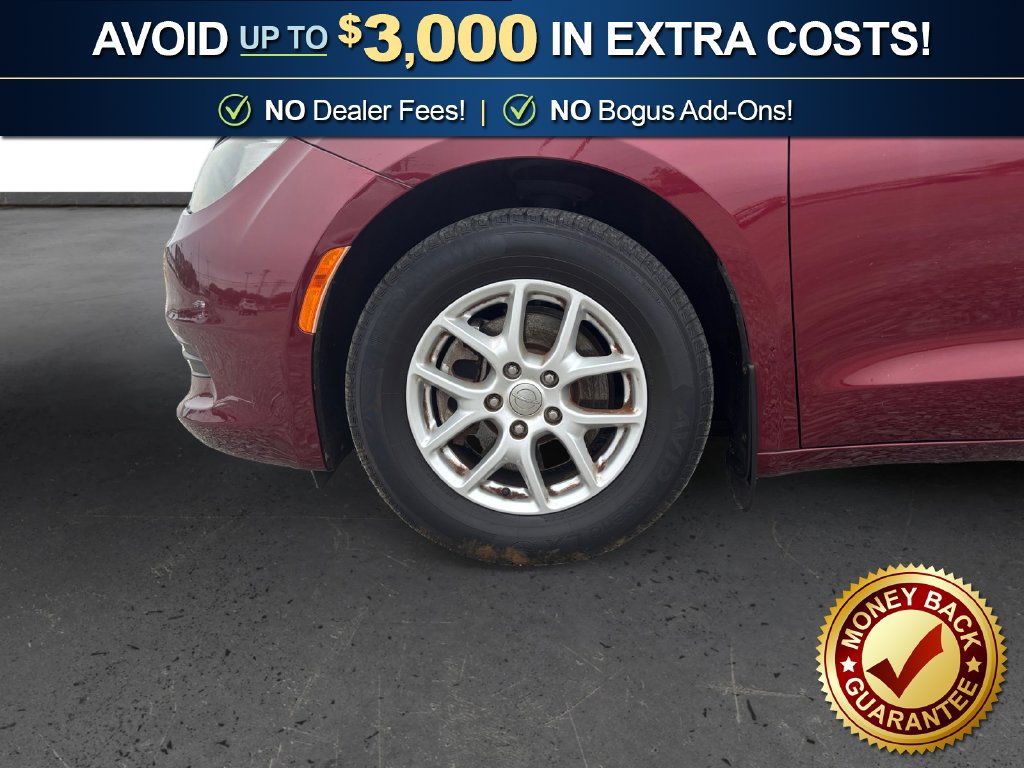 Used 2017 Chrysler Pacifica Touring FWD image 13