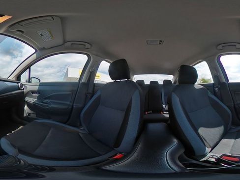 Used 2025 Nissan Versa SV FWD image 37