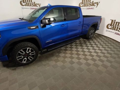 Used 2023 GMC Sierra 1500 AT4 w/ AT4 Premium Package AWD/4WD image 4