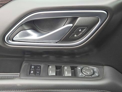 Certified 2024 Chevrolet Suburban Z71 w/ Luxury Package image 20