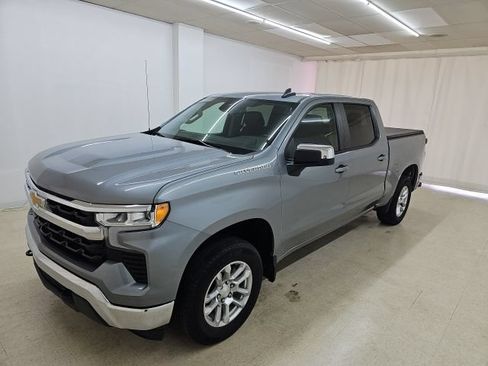Used 2023 Chevrolet Silverado 1500 LT AWD/4WD image 29