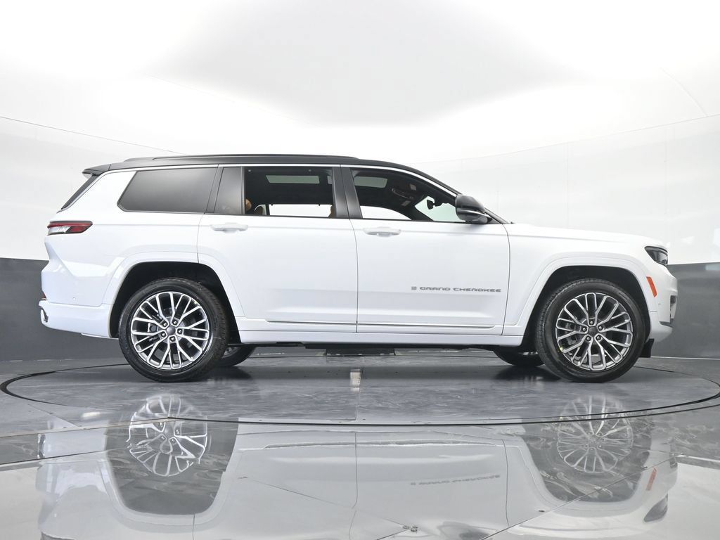 Used 2025 Jeep Grand Cherokee L Summit AWD/4WD image 61