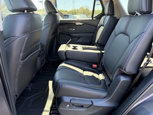 New 2025 Honda Pilot Touring image 12