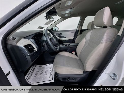 Used 2022 Nissan Rogue SV image 19