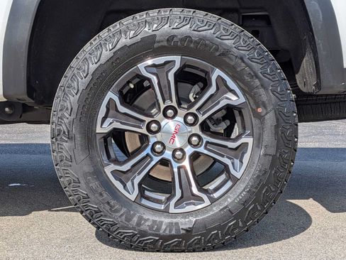 Used 2023 GMC Canyon AT4 AWD/4WD image 13