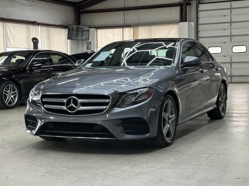 Used 2018 Mercedes-Benz E 300 4MATIC image 5