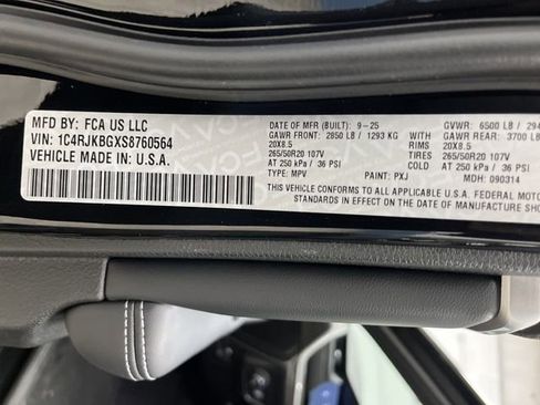 New 2025 Jeep Grand Cherokee L Limited image 41