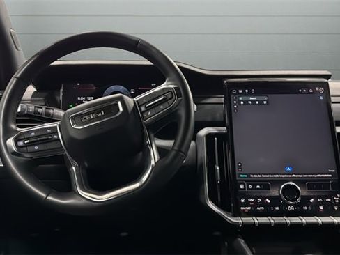 Used 2025 GMC Acadia Elevation image 13