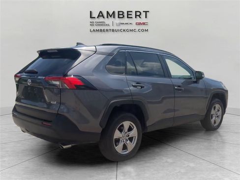 Used 2025 Toyota RAV4 XLE FWD image 5