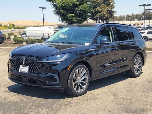 Used 2026 Lincoln Aviator 2WD w/ Jet Appearance Package image 8