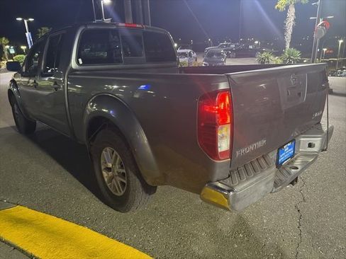 Used 2016 Nissan Frontier SV image 8