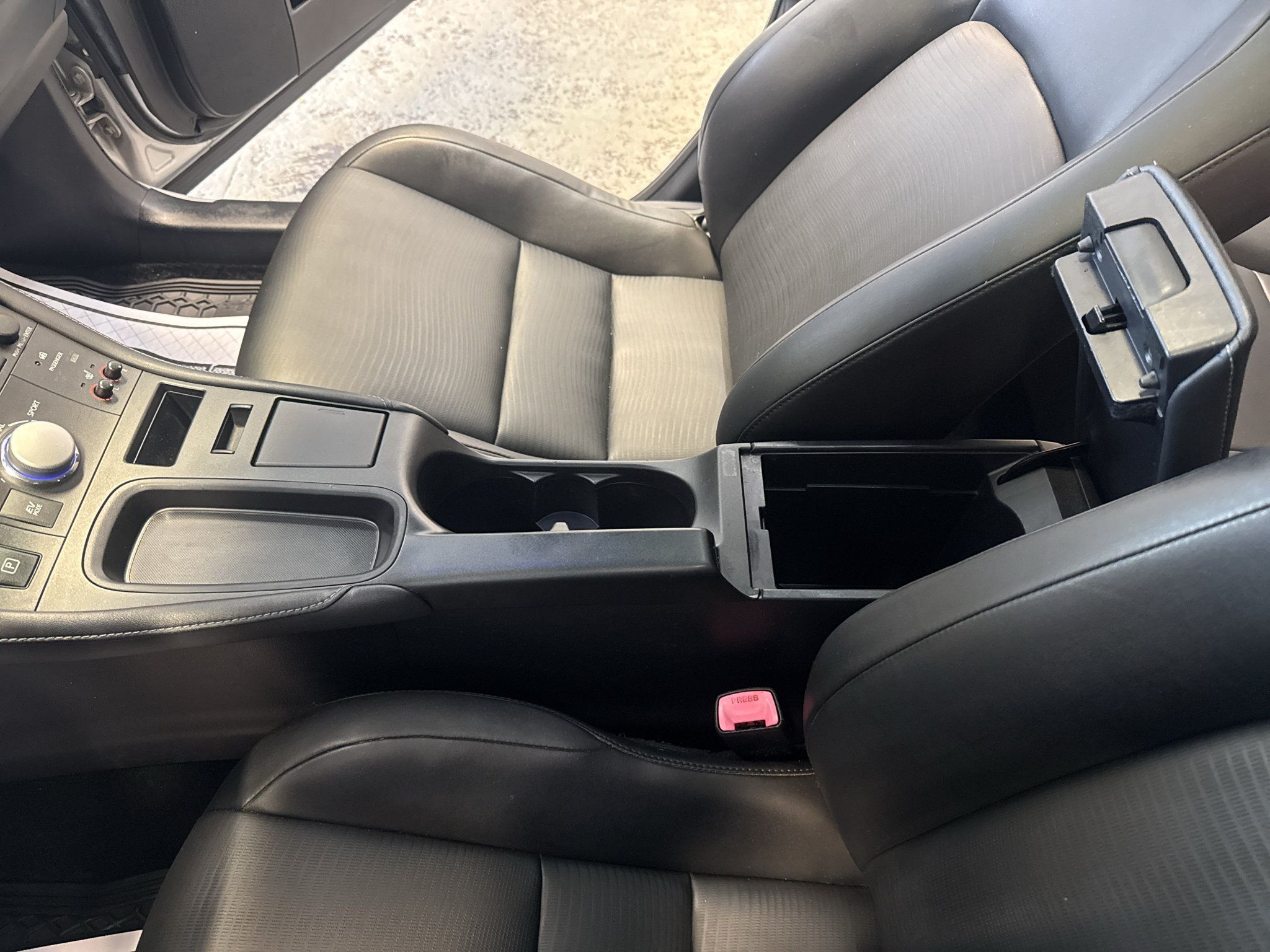 Used 2011 Lexus CT 200h Premium FWD image 21