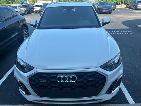 Used 2023 Audi Q5 2.0T Premium Plus w/ Premium Plus Package AWD/4WD image 3