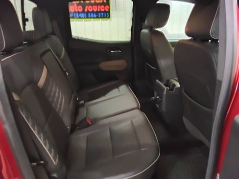 Used 2024 GMC Canyon Denali AWD/4WD image 15
