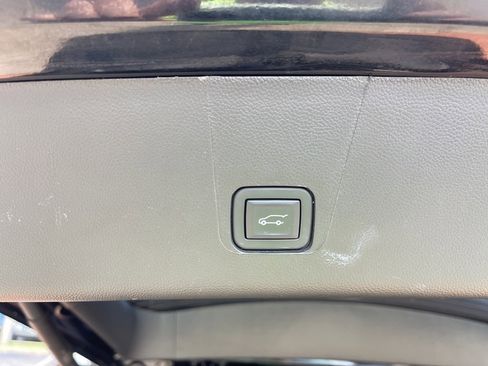 Used 2023 Chevrolet Traverse LT w/ LPO, Floor Liner Package image 17