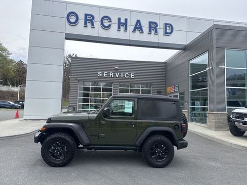 Used 2021 Jeep Wrangler Willys AWD/4WD image 2