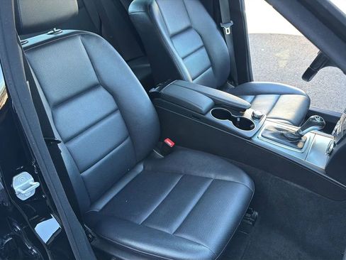 Used 2013 Mercedes-Benz C 250 Sedan w/ Multimedia Pkg image 11