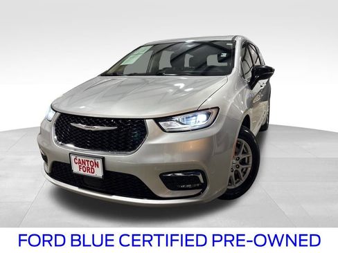 Used 2024 Chrysler Pacifica Touring-L image 1