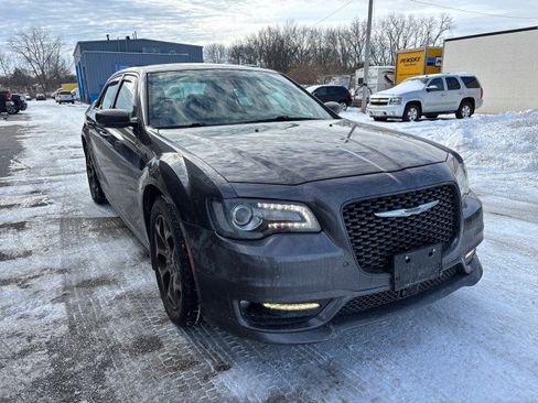 Used 2017 Chrysler 300 S w/ 300S Premium Group image 3