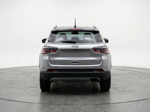 Used 2025 Jeep Compass Trailhawk image 7